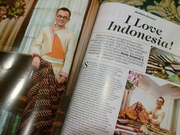 ERWIN_YAP's tweet photo. I love Indonesia! - Ulasan koleksi batik EY di majalah Female, edisi April 2013. http://t.co/li2Frl4Kuq