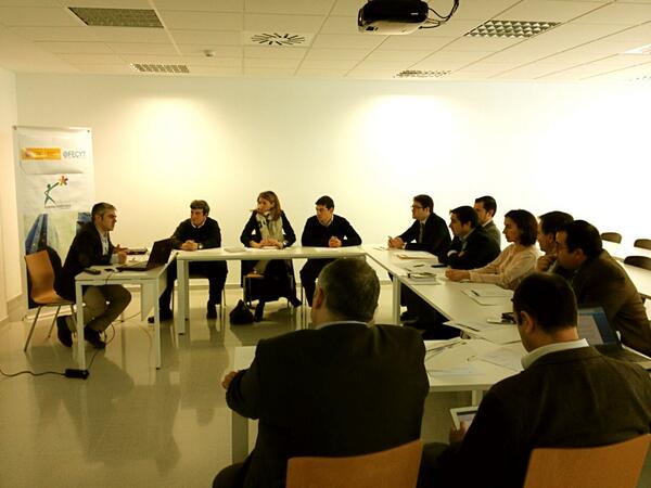 ClusterConoc's tweet photo. Jornada @FECYT_Ciencia "experiencias de éxito y cooperación" @jzamoro @PacoPizarro @Actividad_ http://t.co/FYAhKVy4WX