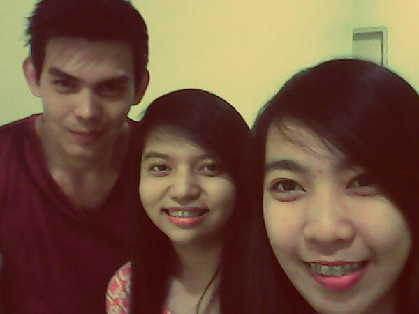 DionIgnacioo's tweet photo. "@amiraherica93: with @DionIgnacioo havey talaga nung nakita namin sya! <3 http://t.co/BL41RRtrBE" - aw tnx