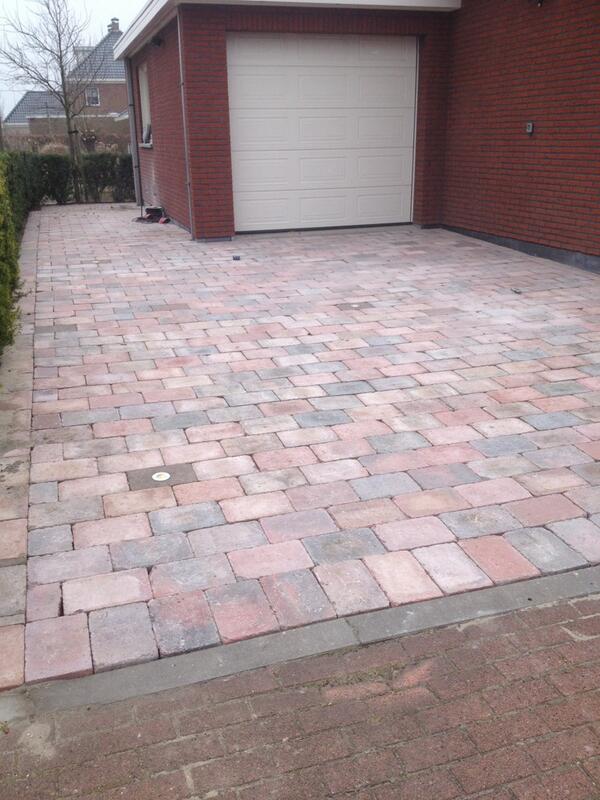 70m2 bestrating hergebruikt,en t resultaat mag er wezen!