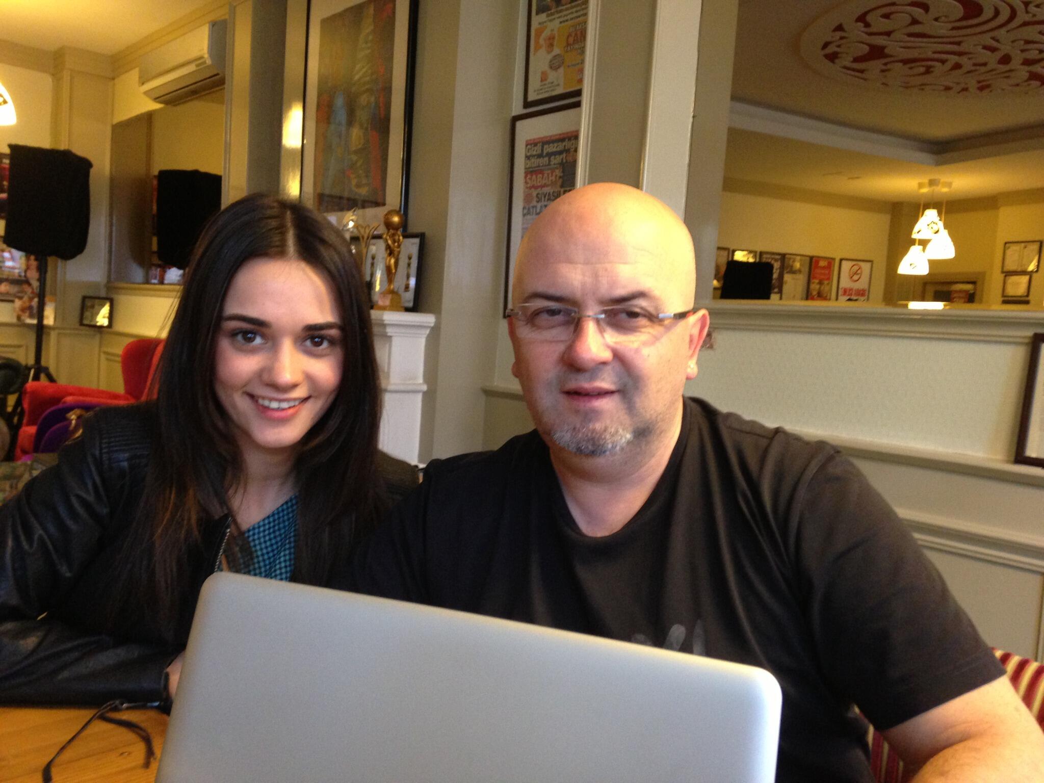 BHfb63sCYAA28Du.jpg:large