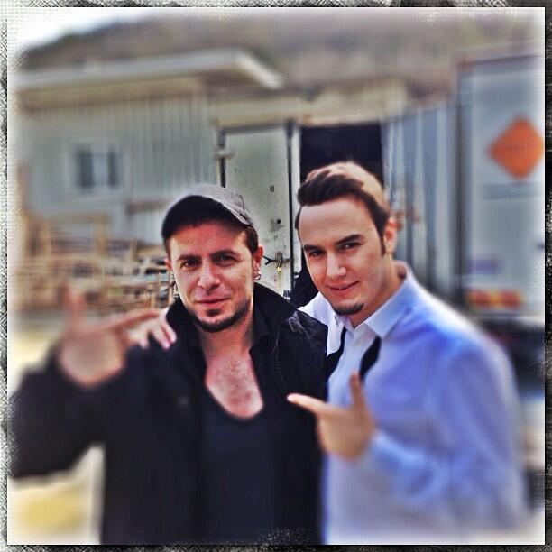 BHfeis1CYAA_xxc.jpg:large