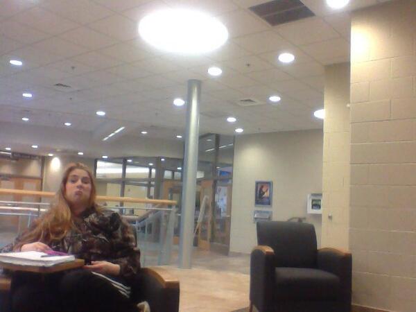 kyle_NETZ's tweet image. My friend being crazy!!! #beforeclass