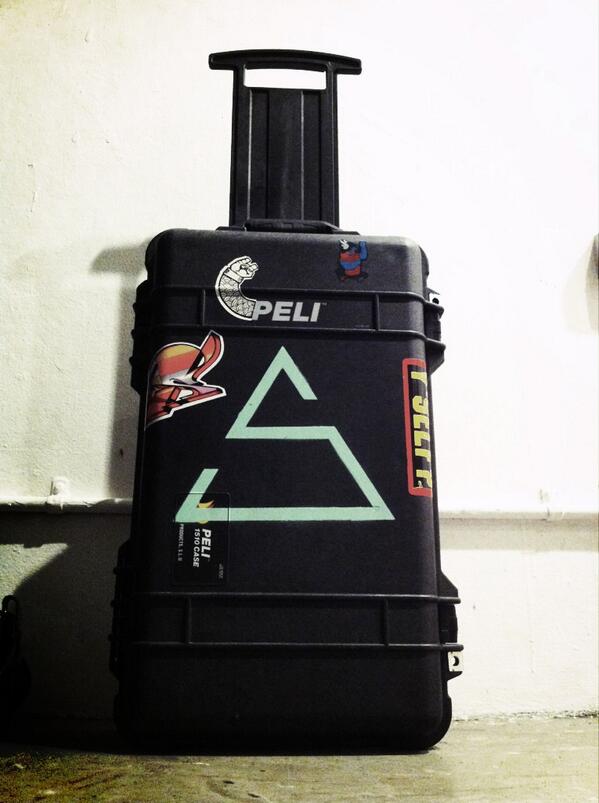 Digitaldoes's tweet image. The magic "alles komt goed" suitcase of super talented Miquel @Strictua