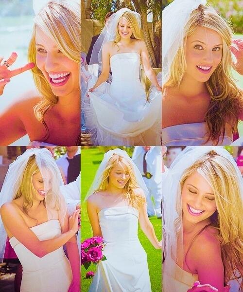 glee_meme's tweet photo. Dianna Agron (wedding dress) https://t.co/ZPA7ozUtrf