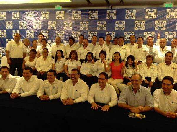 SergioVacaBA's tweet photo. Aquí está, ÉSTE es el Panismo por Convicción, el Panismo Comprometido, el PANISMO GANADOR! ES IRREVERSIBLE! http://t.co/kdy3k1lFA8