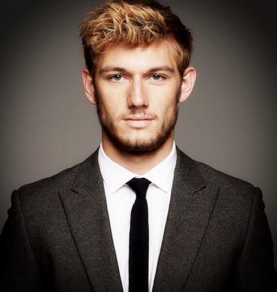 eyecandyymen's tweet photo. Alex pettyfer😘😍 http://t.co/yTp6XOQcK6