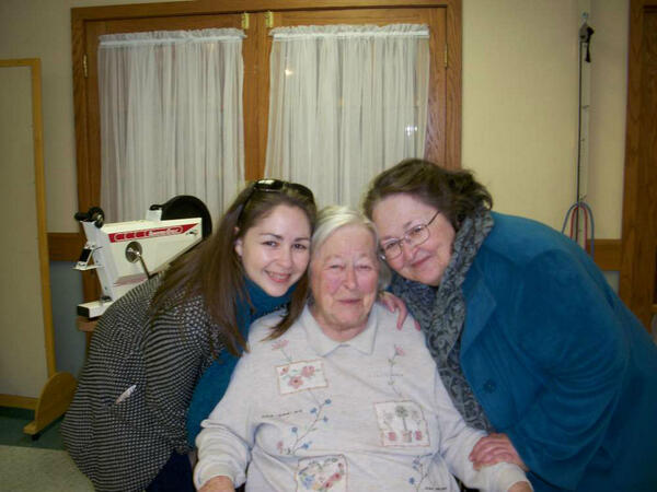 SaveBurchamFarm's tweet image. This is Margaret Burcham (Grandma), on the left is my sister Bekah, and on the right is my mom Pam (Marg's daughter).