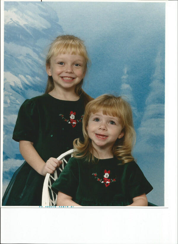 jessicaweak's tweet photo. @WeakSamantha happy #nationalsiblingday to you too loser. http://t.co/nPzOfhbNuy