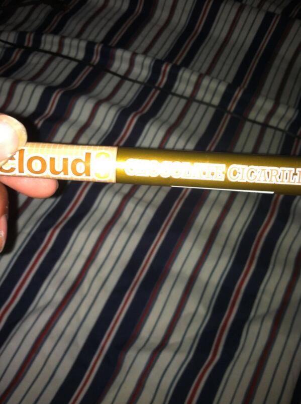 POCKETS_ON_FUL's tweet photo. Cloud nine that big boi shit   Niggas bout to take flight #turnUp http://t.co/Muh7BCc24i