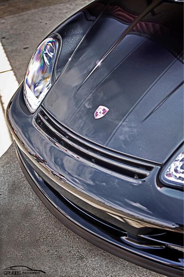 GrubbsPhoto's tweet image. Caught the ghost stripe #porsche #polarizingfilter #autophotography