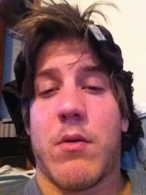 digital_spaz's tweet photo. I got a hand towel wet, put it in the freezer, and wrapped it around my head. A reverse toque! #beingsicksucks http://t.co/O6xcnv5weT