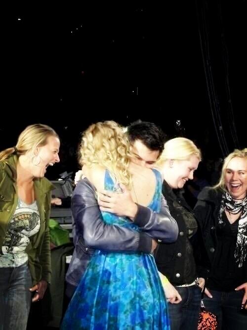 Taylor is Queen tweet media