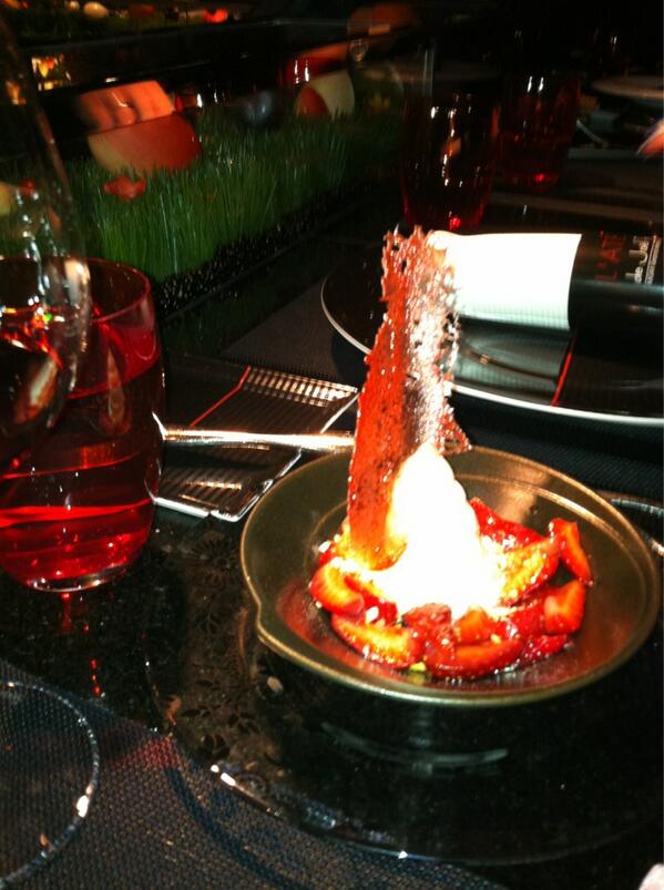 BartMahoney's tweet photo. @RobuchonLV @RobuchonLV  pop rocks and strawberries!  The L'Atelier way!  Go figure.... Wow!  #lasvegas http://t.co/Fo7zzBlyVL