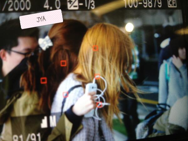 [PIC][11-04-2013]SNSD trở về Hàn Quốc vào trưa nay BHijrcBCQAAIKQS