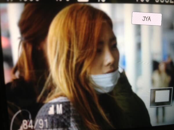 [PIC][11-04-2013]SNSD trở về Hàn Quốc vào trưa nay BHijuq3CEAAd1VO