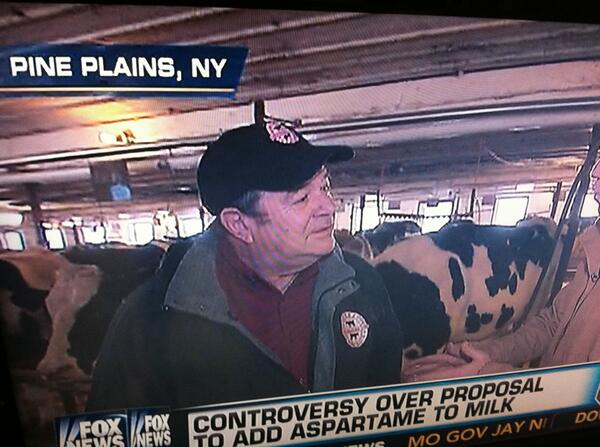 On tv: Rick, king of <a href="/ronnybrookfarm/">RonnybrookFarmDairy</a>, arguing against industry proposal to add aspartame to milk w/o labeling. Good.