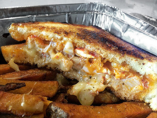 petithotelmtl's tweet image. April is National Grilled Cheese Month. Try the Lobster Grilled Cheese at @LeGrosJambon in Old Montreal #LocalSecrets