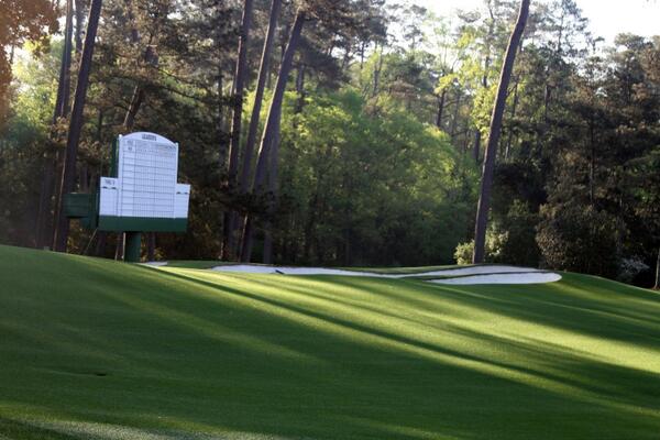 TaylorMadeGolf's tweet photo. The sun rises on round one @The_Masters. Who's ready? Folllow the roars all weekend at http://t.co/gOKWZ5ZxXN. http://t.co/hNbdd500I8