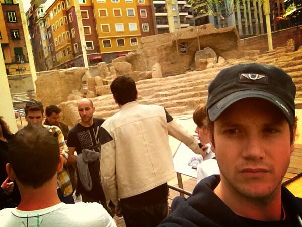 DanielDiges's tweet photo. De visita turística por #Zaragoza con mis compañeros de #labellaylabestia!!! Muy bonita toda la ciudad!!! http://t.co/E63CKQuQ5C
