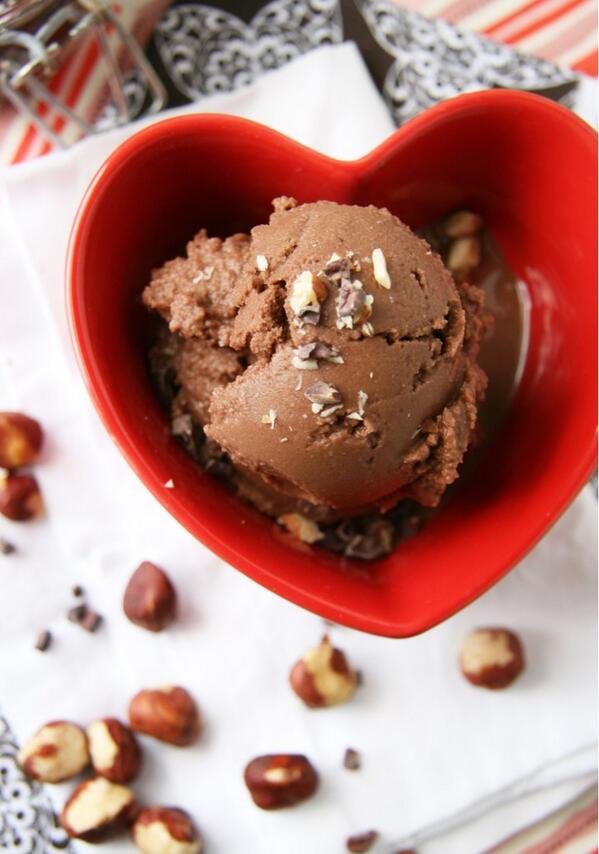 Nutella_Porn's tweet photo. Nutella icecream http://t.co/774eunuXCj