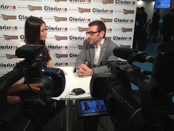 LydieLarcher's tweet image. Tournage sur le salon #cloudcomputingworldexpo