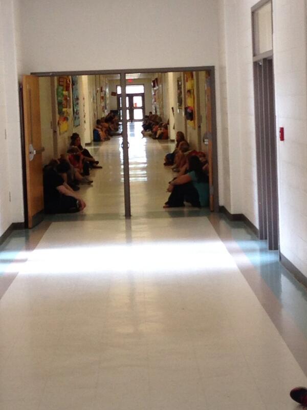 NorthHartElem's tweet photo. Tornado drill for safety.. Great job North Hart! http://t.co/Sds28V1JWL