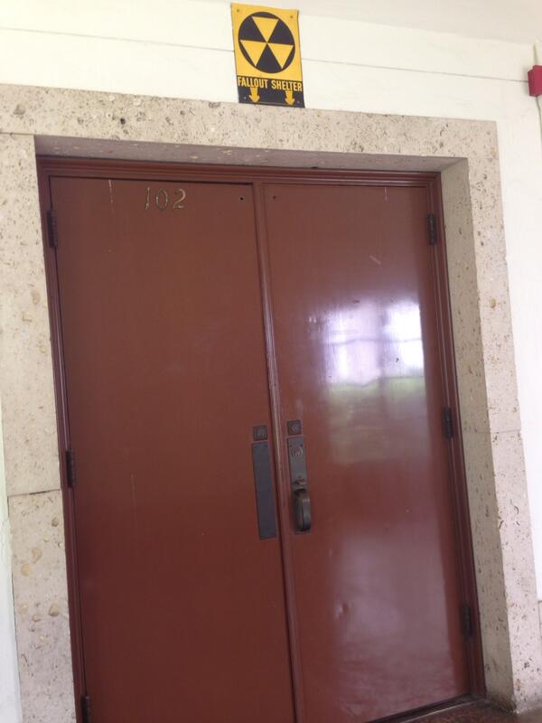 EricaBrozovsky's tweet image. I&apos;ll be safe from North Korea and &quot;non-specific bomb threats.&quot; #utexasproblems