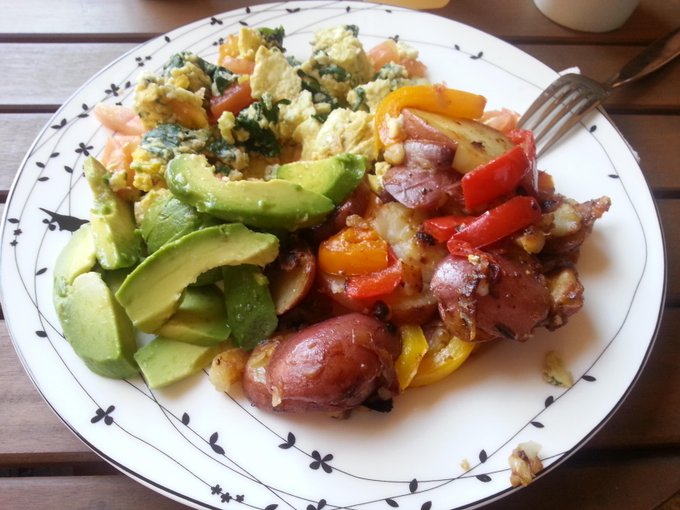 It's about damn time @SarahShevon cooks for me :-) #yum http://t.co/RZUIl49Jxz<a class="tags" href="/tag/sarahshevon">@sarahshevon</a><a href="/tag/yum"class="tags"><span>#yum</span></a>