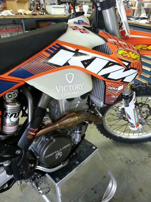 VictoryWatch's tweet photo. .@KyleRedmond5 is all set for @XGames @XGamesBrasil! Nice sticker ;)
#VictoryWatch #XGames #KyleRedmond #SummerXGames http://t.co/bWVc6jIOQI