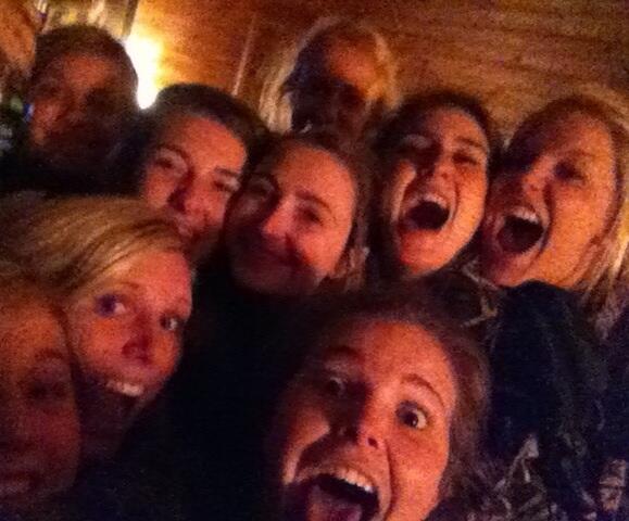 largemarge012's tweet photo. 9 person selfie #impressive #tbt http://t.co/IAPppu1AWD
