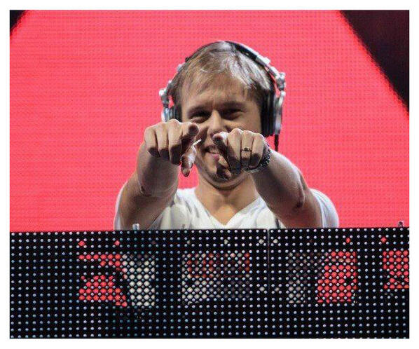 orenburgart's tweet image. A State Of Trance Episode 608 (11 April 2013) astateofsundays.net/armin-van-buur… #ASOT608