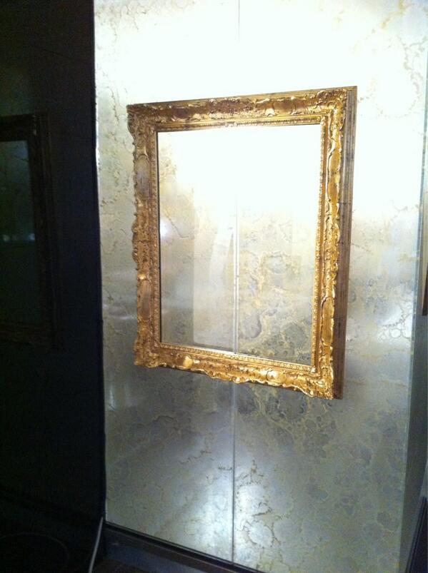 ciquadro's tweet photo. #fuori salone #ciquadro #cornice #specchiera #SaloneDelMobile http://t.co/dFZm9ATd04