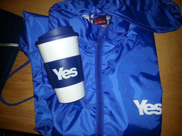 ShonaMcAlpine's tweet image. Thank you @YesScotland for my new toys! Keepcup &amp;amp; waterproof jacket! #campaignessentials #yeschandise :)