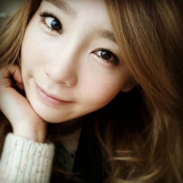 [PIC][20-01-2014]SELCA MỚI CỦA TAEYEON VÀ MẸ CÔ - Page 14 BHn1kBtCQAAgONf