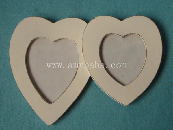 Amybaba98's tweet photo. 2 white love heart photo frame, antique look,distress finish,produced by Amybaba http://t.co/HW2E9mYwhd