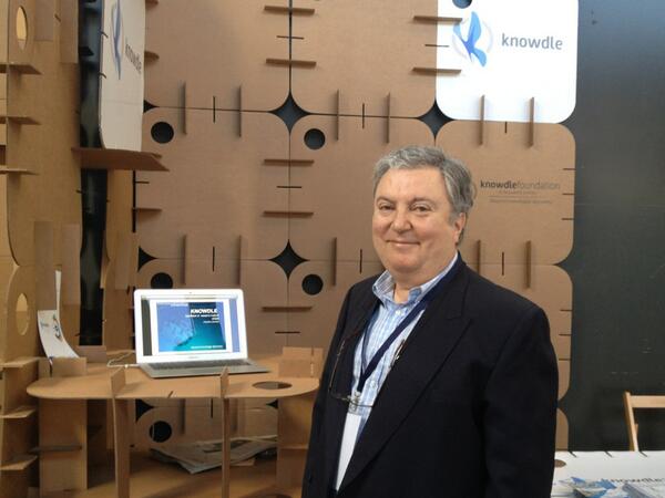 knowdle_com's tweet photo. Elias Cárdenes de #knowdleFoundation #knowdle en #Zincshower empezando la jornada de hoy en #Zincshower @knowdler http://t.co/4a4FisGK9X