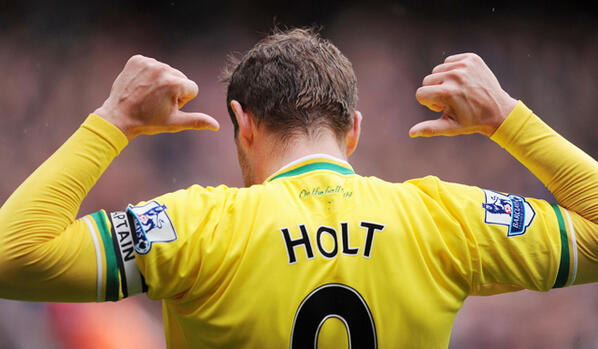 NorwichCityFC's tweet photo. Happy Birthday to City skipper and undeniable Club legend @GrantHolt31! #HappyBirthdayHolty #TheresonlyoneGrantHolt http://t.co/xe3JZao97q