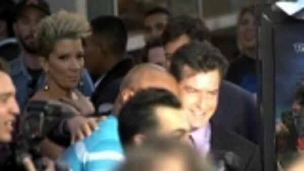 VIDEO: Charlie Sheen and Lindsay Lohan at "Scary Movie V" premiere - 

Charlie Sheen ... - bit.ly/1229sEk