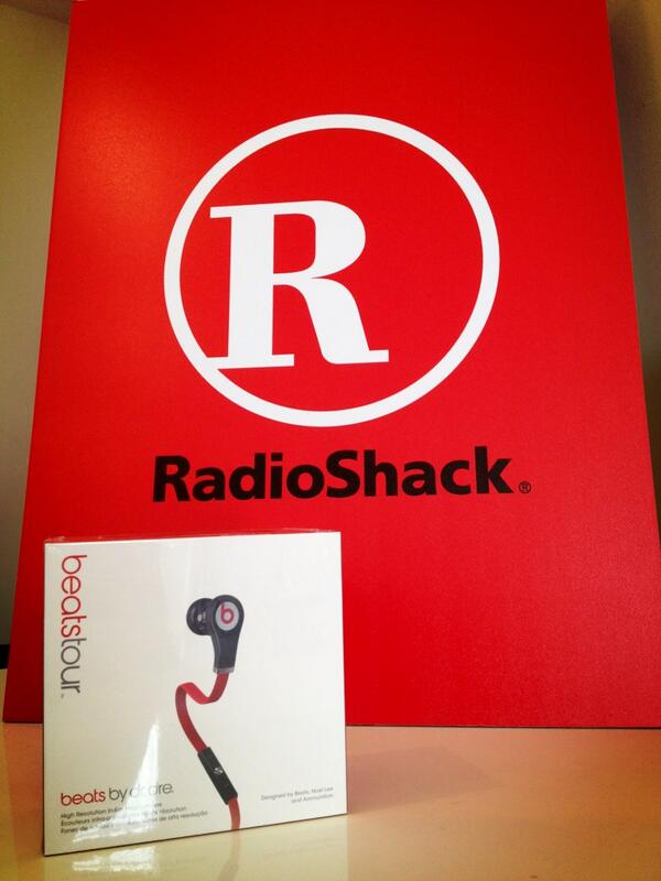 RadioShackLIVE's tweet photo. @PonderLinda U R our Karaoke Singing Challenge winner! Pick up ur prize today! #RadioShackMusic #hispz13 ^AO http://t.co/4ke0arbJAu