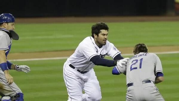 VIDEO: Dodgers Live: 'Weak move by Quentin' - 

Dodgers Live discusses the brawl ... - bit.ly/YtTfYw