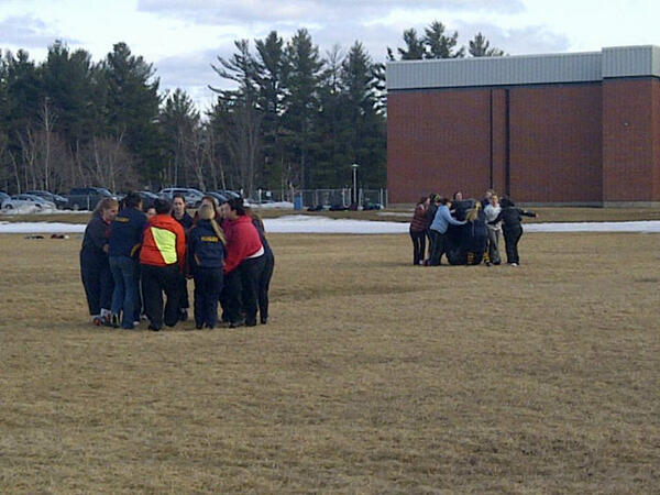HerPulamooRugby's tweet image. Who can bring a tire to the coaches first? #teamwork #rugbypractice #forwardpack #rugbydiehards