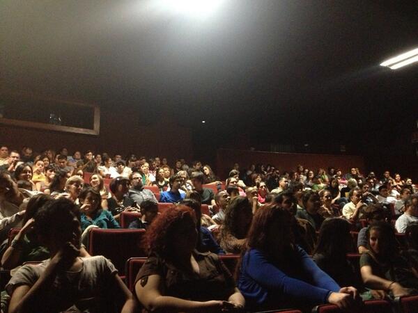 rodolfoguzman75's tweet photo. Sala llena para disfrutar y reflexionar con @FemmeShorts felicidades! Te amo @RubiSalles estoy muy orgulloso de ti! http://t.co/hEJhjQKIN7