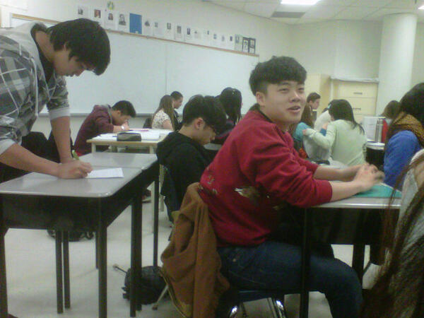 bryyychoi's tweet image. Modelling with my best friend &lt;3 #calculushomework #chirean #chinese #korean #ilovekimchi #felix @felixyangg