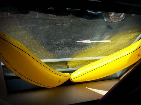 _leckey's tweet photo. @dadalife @residence @TheWrightVenue got your 12 pounds of bananas over here in the premier inn :) how's about VIP? http://t.co/O4Y4ZUQZAv