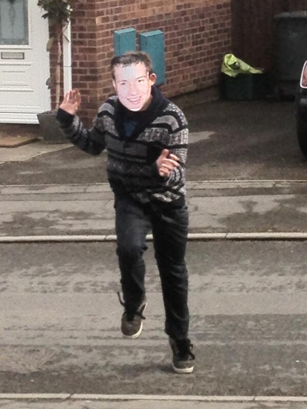 TemplesTime's tweet image. warming up my moves for @ramshacklebris later lol #michaeljacksondance