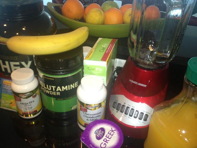 Fueling my day #backtobasics  #gymflow #gohard #phoneOFF!!!! http://t.co/IVdJTJWAd9<a href="/tag/backtobasics"class="tags">#backtobasics</a><a href="/tag/gymflow"class="tags">#gymflow</a><a href="/tag/gohard"class="tags">#gohard</a><a href="/tag/phoneoff"class="tags"><span>#phoneoff</span></a>