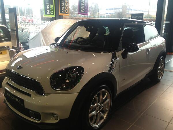 Kyliemm84's tweet photo. No big deal just my new mini #inlove http://t.co/ZPNmJ8HB16