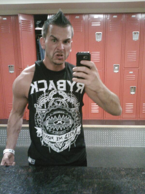 2hotstevescott's tweet image. #hotback 
#feedmeless