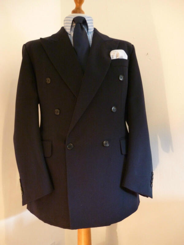 OrigOutfitter's tweet image. Yves Saint Laurent double breasted jacket! Simply superb! #OriginalOutfitters #YSL #Designer ebay.co.uk/itm/YVES-SAINT…